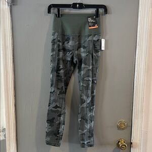 GapFit Sculpt Revolution High Rise 7/8 Compression Leggings Size XS